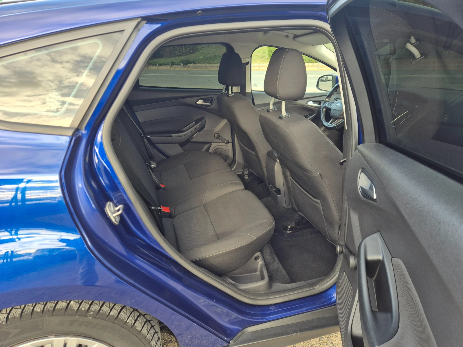 Ford Focus 1.0i, снимка 10 - Автомобили и джипове - 56717782