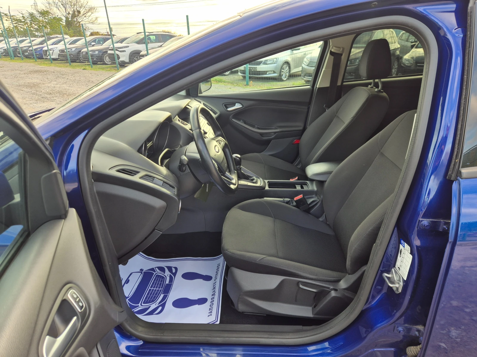Ford Focus 1.0i, снимка 13 - Автомобили и джипове - 56717782