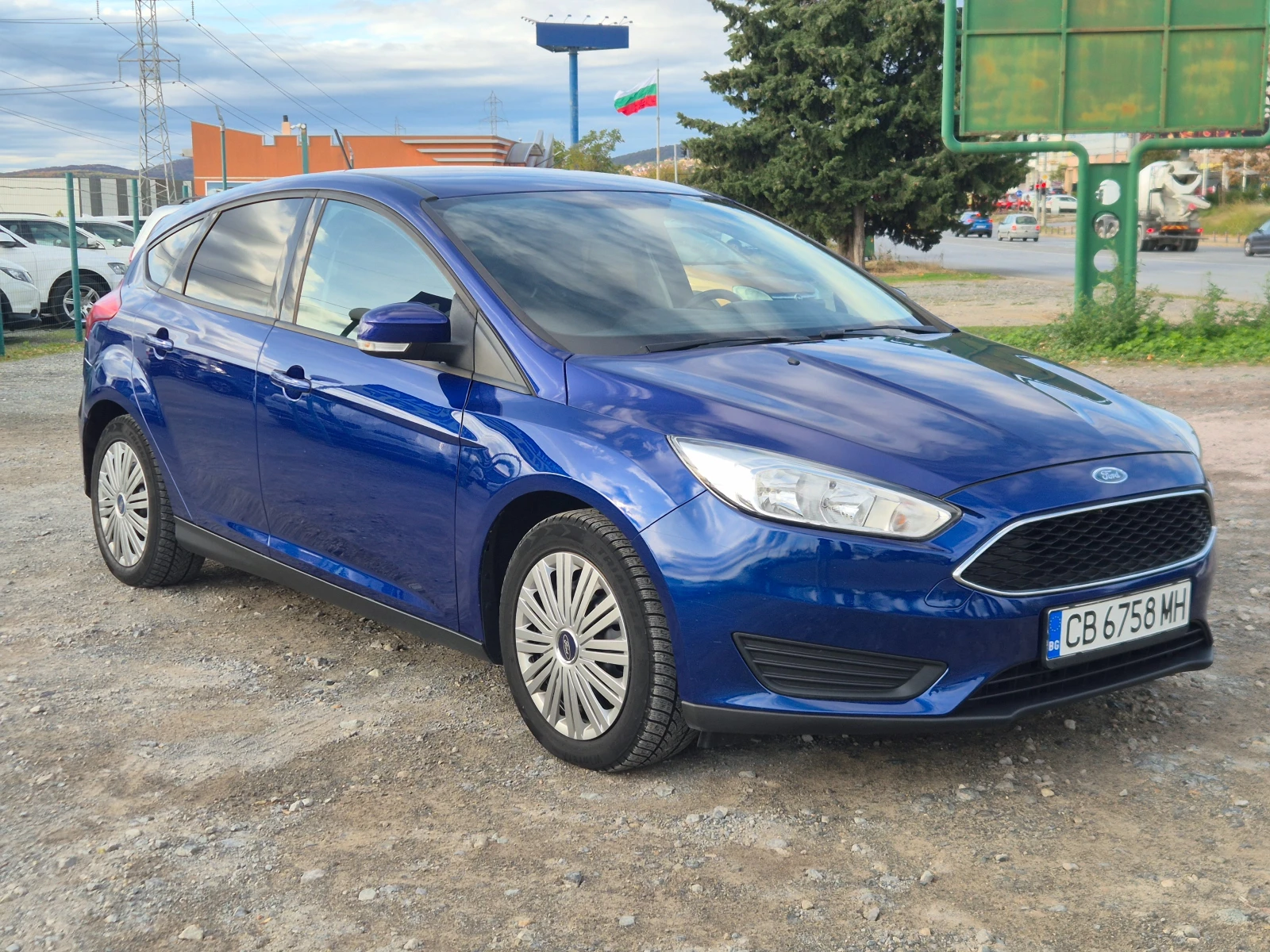 Ford Focus 1.0i, снимка 7 - Автомобили и джипове - 56717782