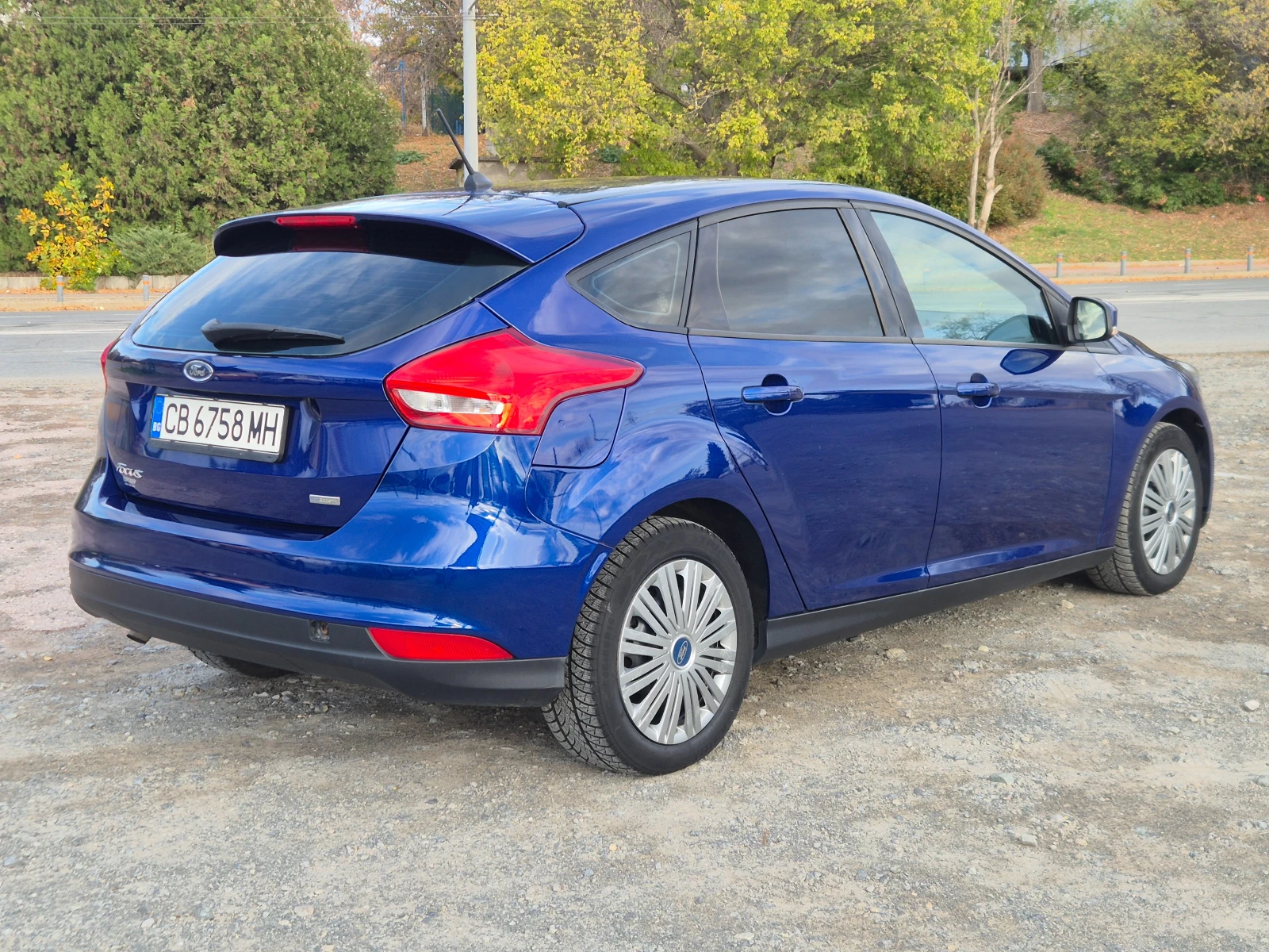 Ford Focus 1.0i, снимка 5 - Автомобили и джипове - 56717782
