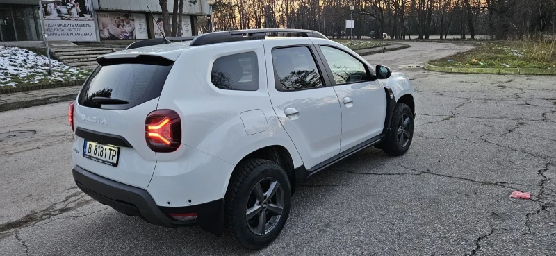 Dacia Duster Заводска Газ/Гаранционна-5г.!, снимка 2 - Автомобили и джипове - 49184490