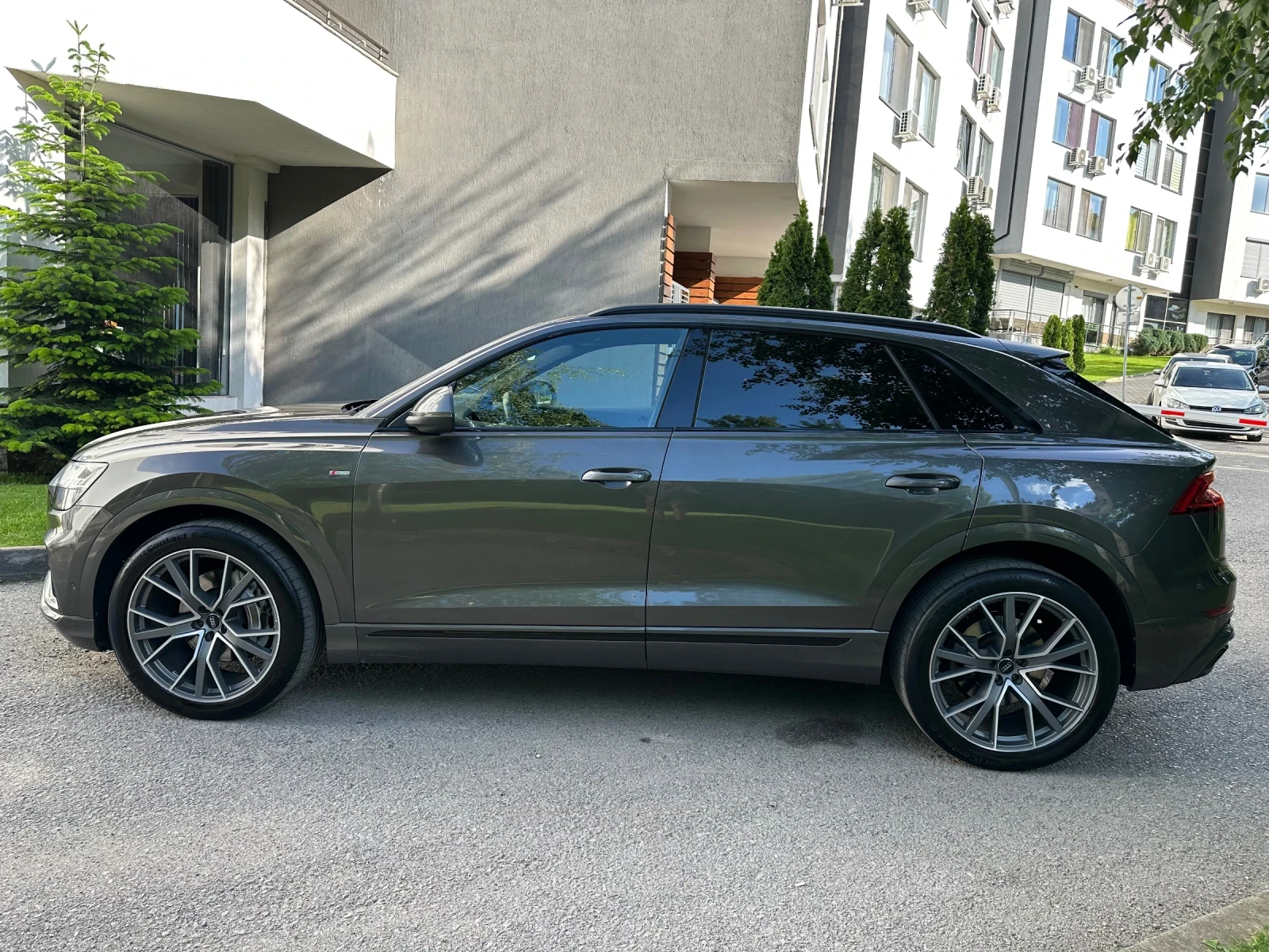 Audi Q8 50TDI / MATRIX / ПАНОРАМА - изображение 4