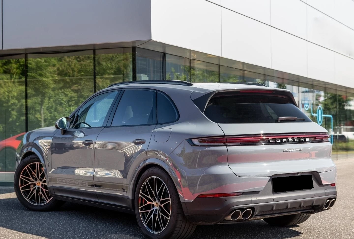 Porsche Cayenne S E-HYBRID/FACELIFT/BOSE/HEAD UP/360/PANO/ - изображение 5