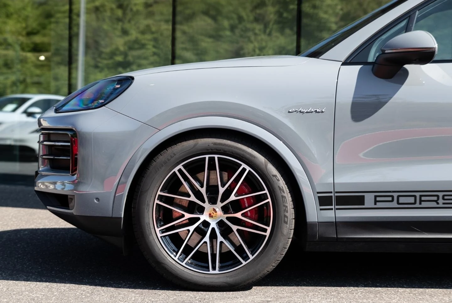 Porsche Cayenne S E-HYBRID/FACELIFT/BOSE/HEAD UP/360/PANO/ - изображение 3