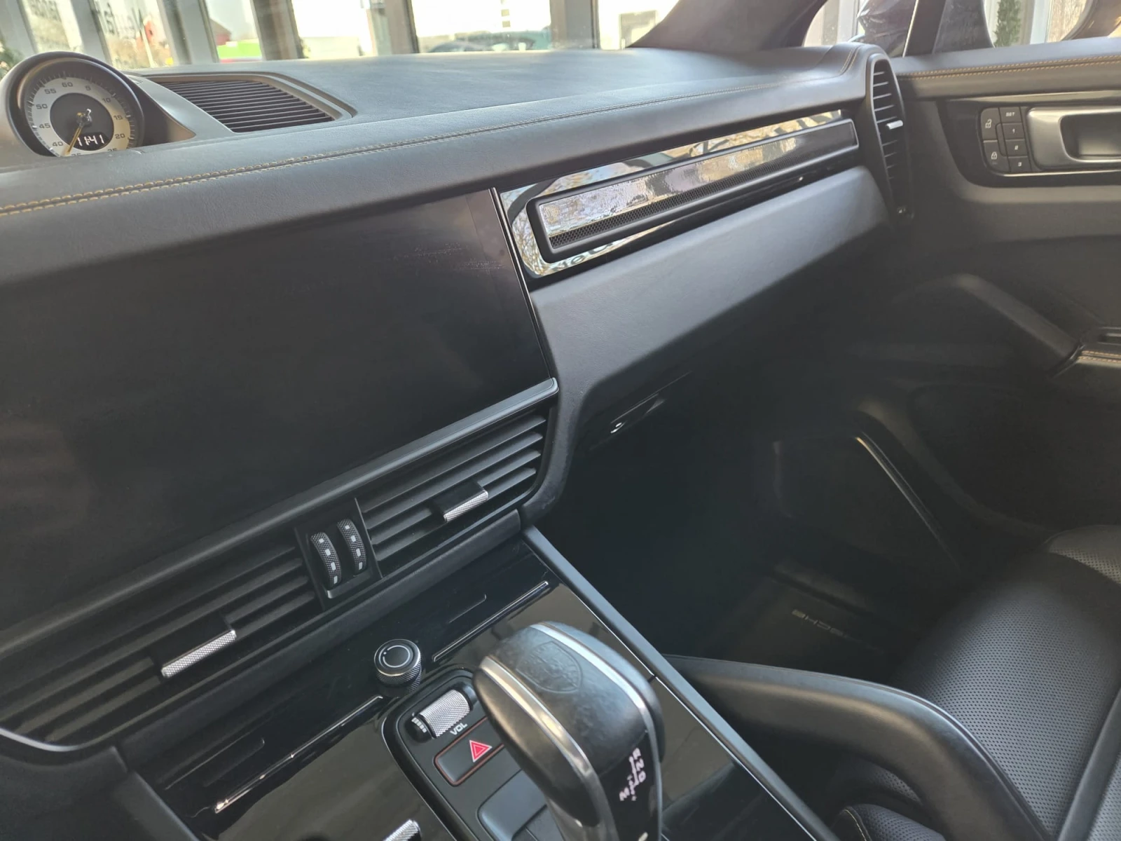 Porsche Cayenne Coupe Turbo GT - изображение 5