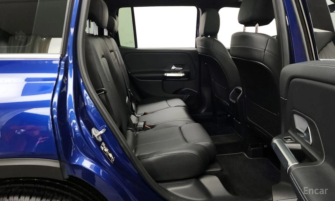 Mercedes-Benz GLB 220* KEYLESS* КАМЕРИ* ПАНОРАМА* КОЖА* ПОДГРЕВ* , снимка 10 - Автомобили и джипове - 54073168