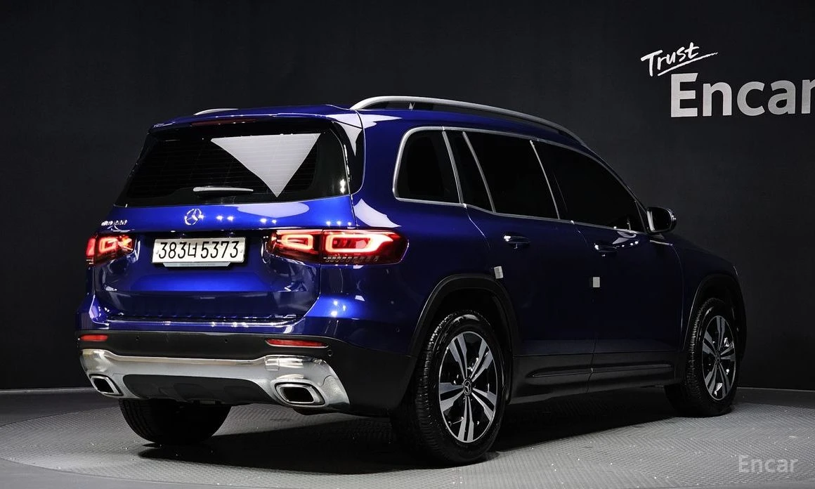 Mercedes-Benz GLB 220* KEYLESS* КАМЕРИ* ПАНОРАМА* КОЖА* ПОДГРЕВ* , снимка 3 - Автомобили и джипове - 54073168