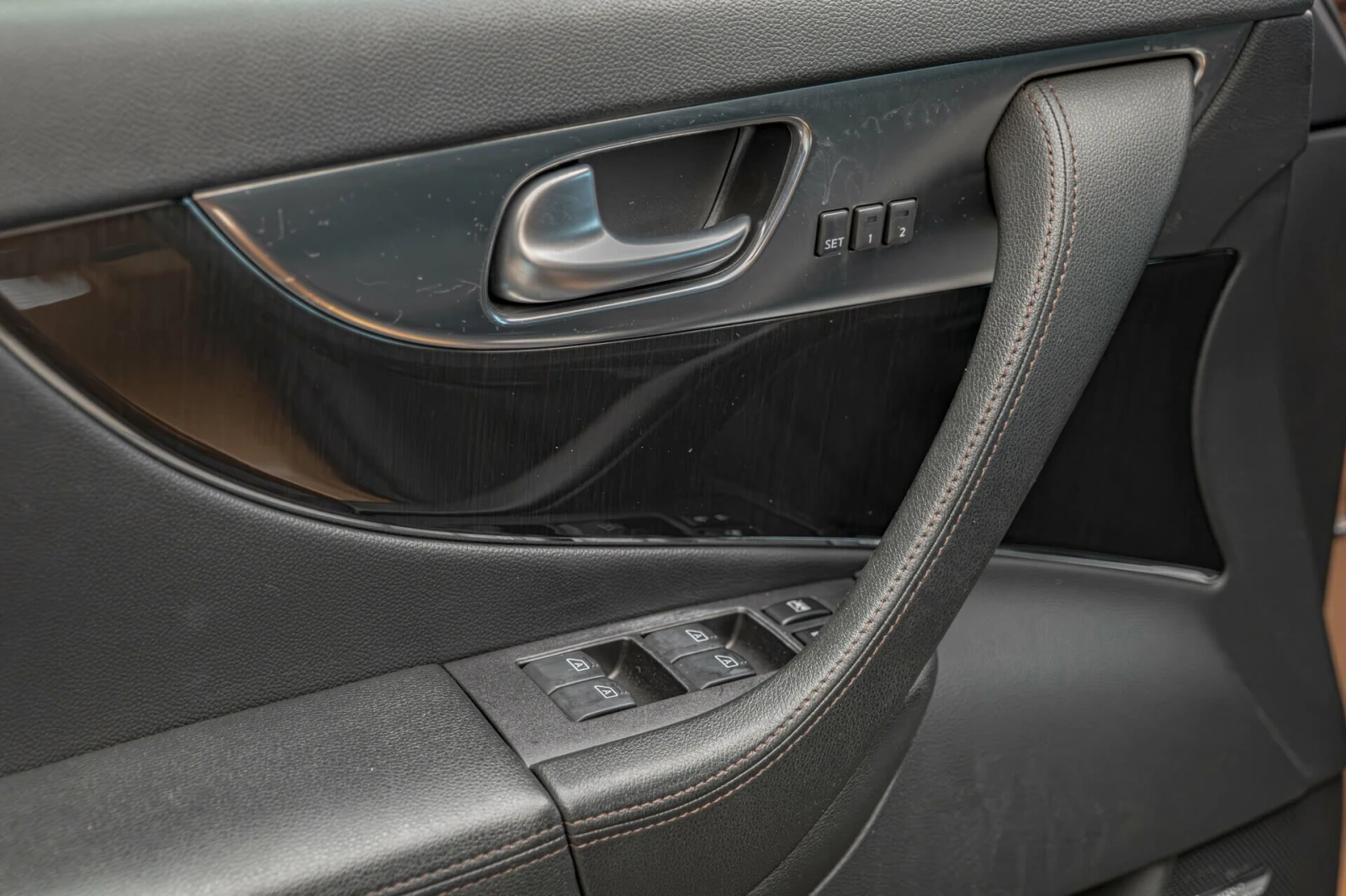 Infiniti Fx 37 LPG/Обдухване/Камера/Bose/Distronic, снимка 10 - Автомобили и джипове - 54759263