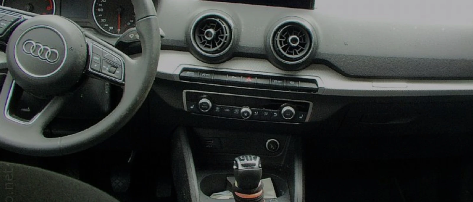 Audi Q2 1.0TFSI, снимка 5 - Автомобили и джипове - 55152118