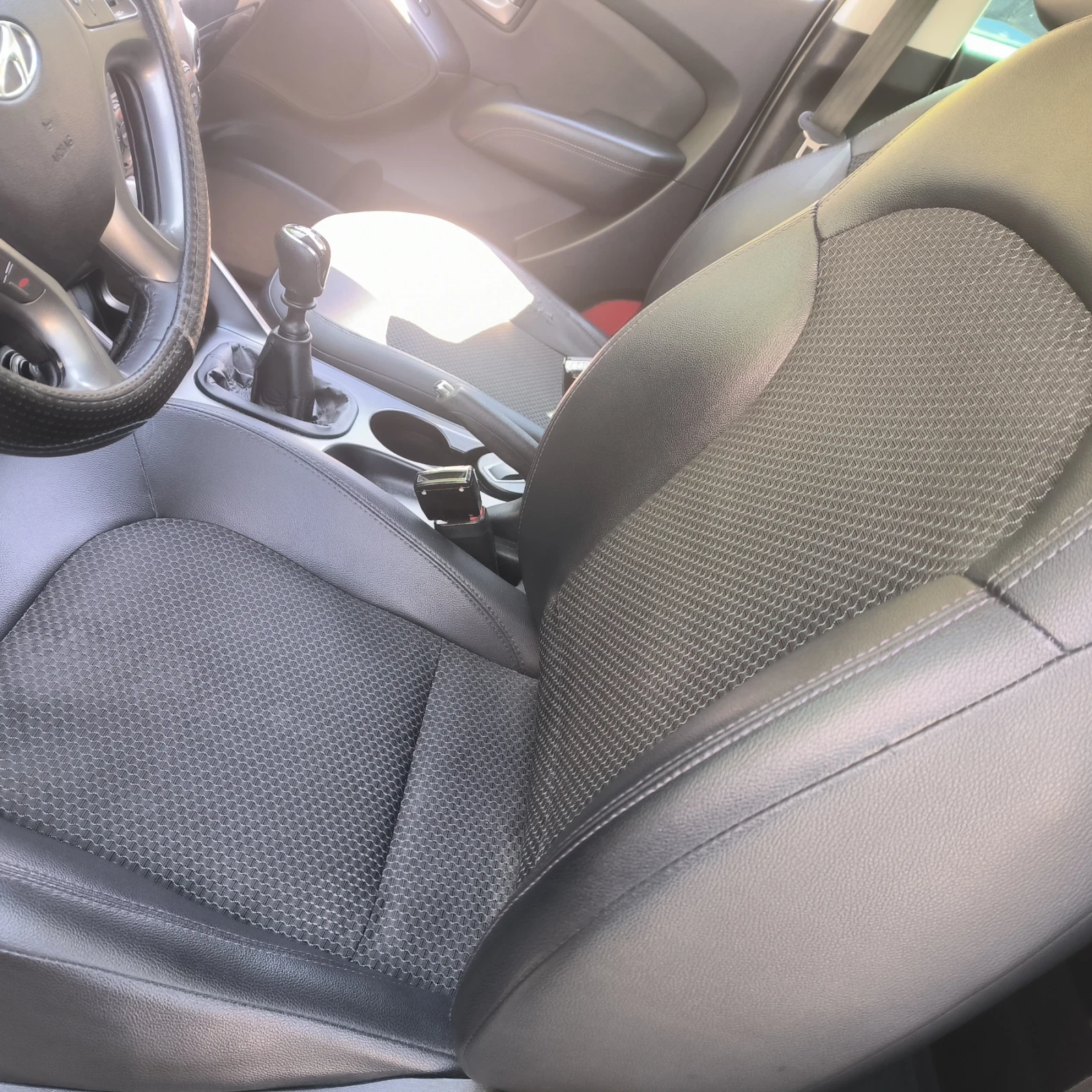 Hyundai IX35, снимка 8 - Автомобили и джипове - 55397772