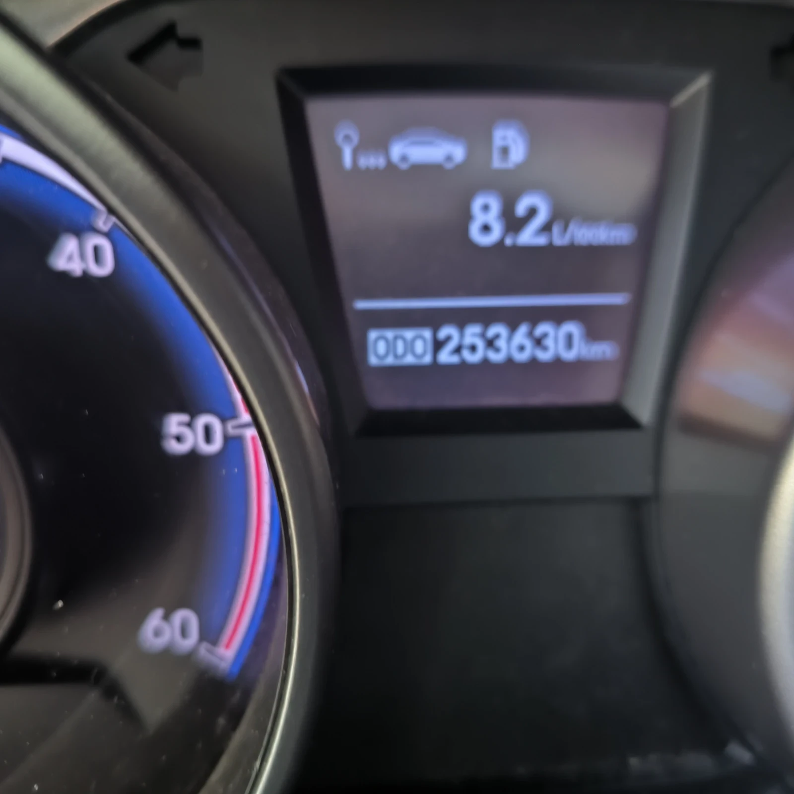Hyundai IX35, снимка 2 - Автомобили и джипове - 55397772