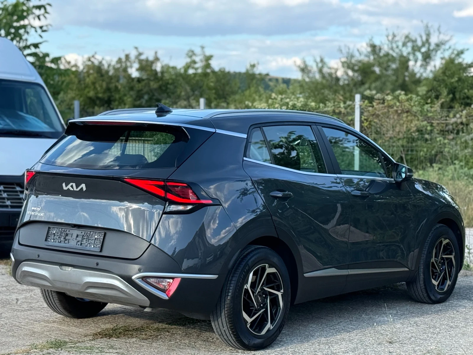Kia Sportage 1.6 TGDI MHEV 28000km, снимка 7 - Автомобили и джипове - 55420724