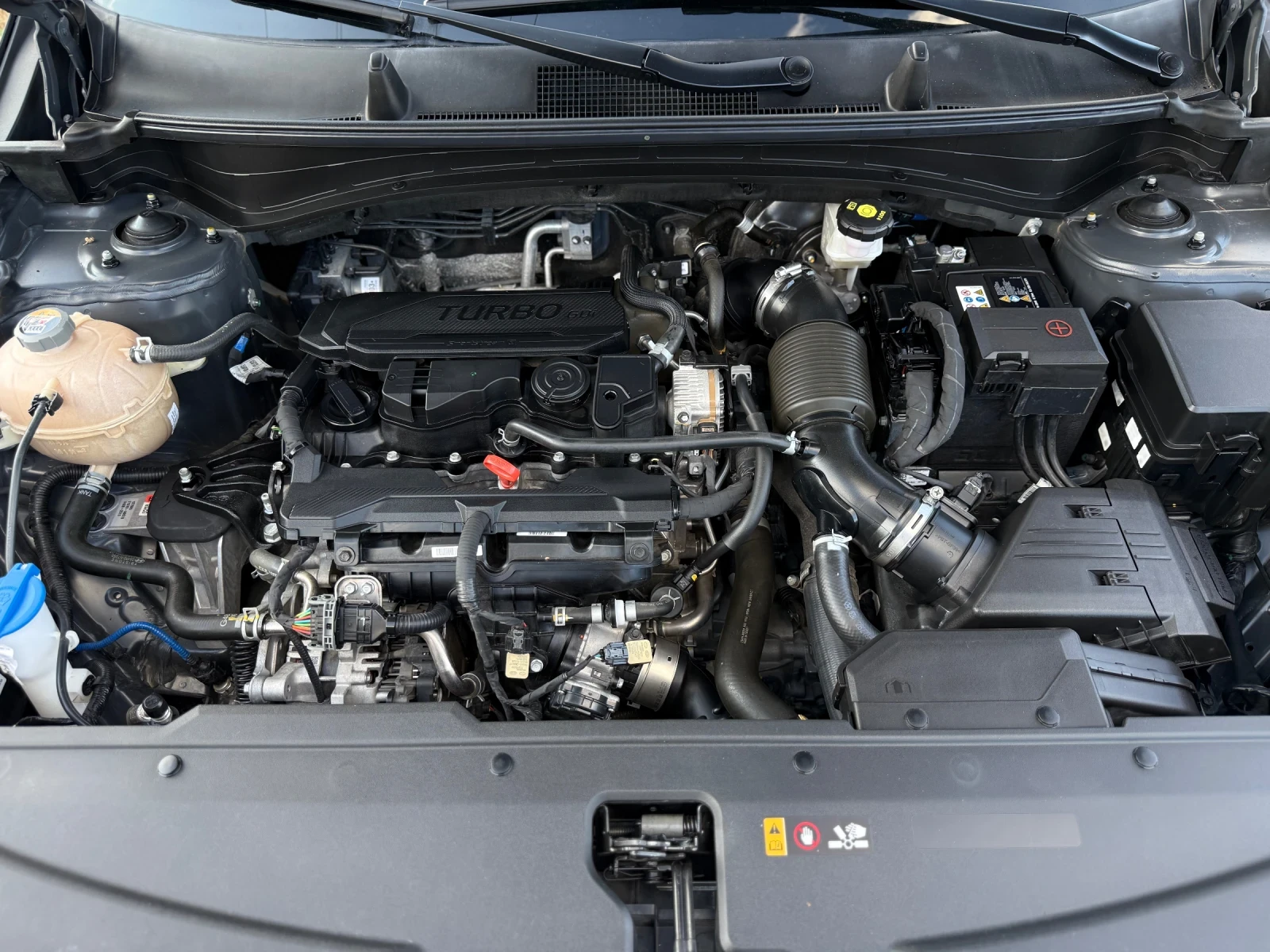 Kia Sportage 1.6 TGDI MHEV 28000km, снимка 16 - Автомобили и джипове - 55420724