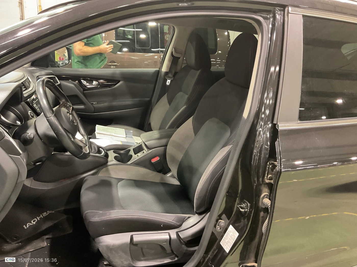 Nissan Qashqai N-Connecta 1.3 DIG-T, снимка 6 - Автомобили и джипове - 55702936