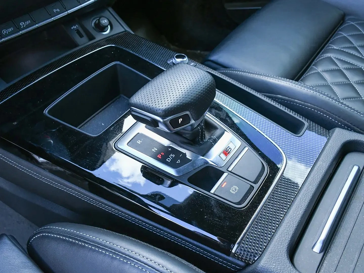 Audi SQ5 TECHNIK BLACK COMP PKG ЦЕНА ДО БЪЛГАРИЯ АВТОКРЕДИТ, снимка 16 - Автомобили и джипове - 55779369