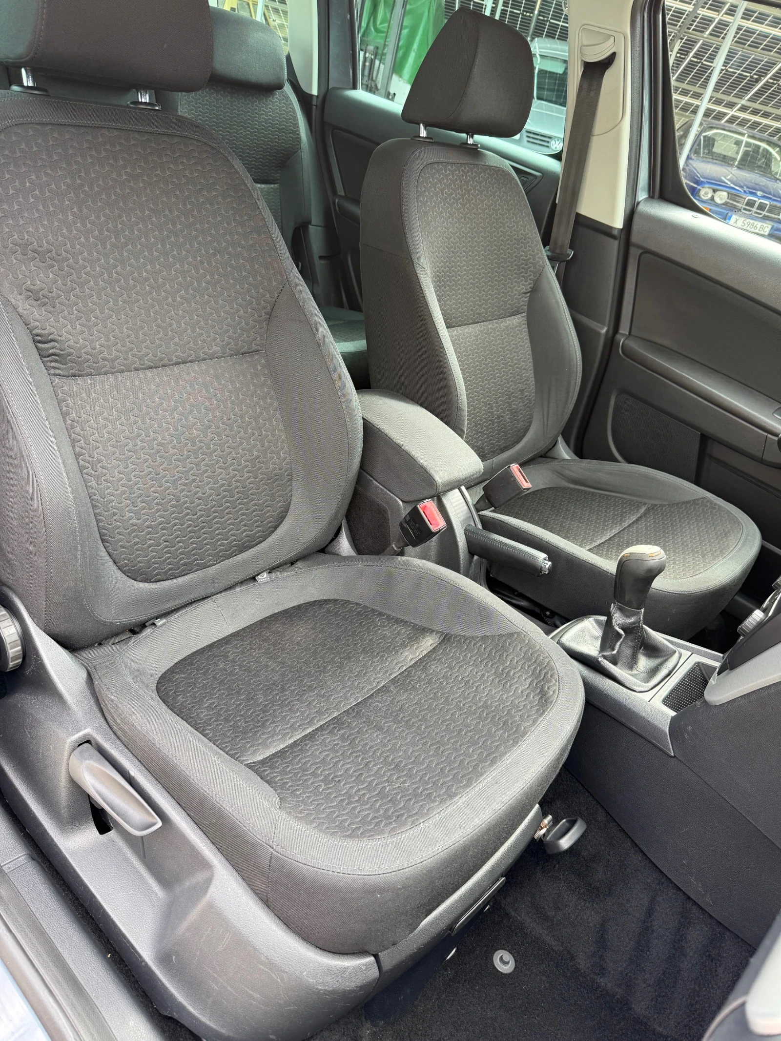 Skoda Yeti TDI 4x4, снимка 13 - Автомобили и джипове - 56124018