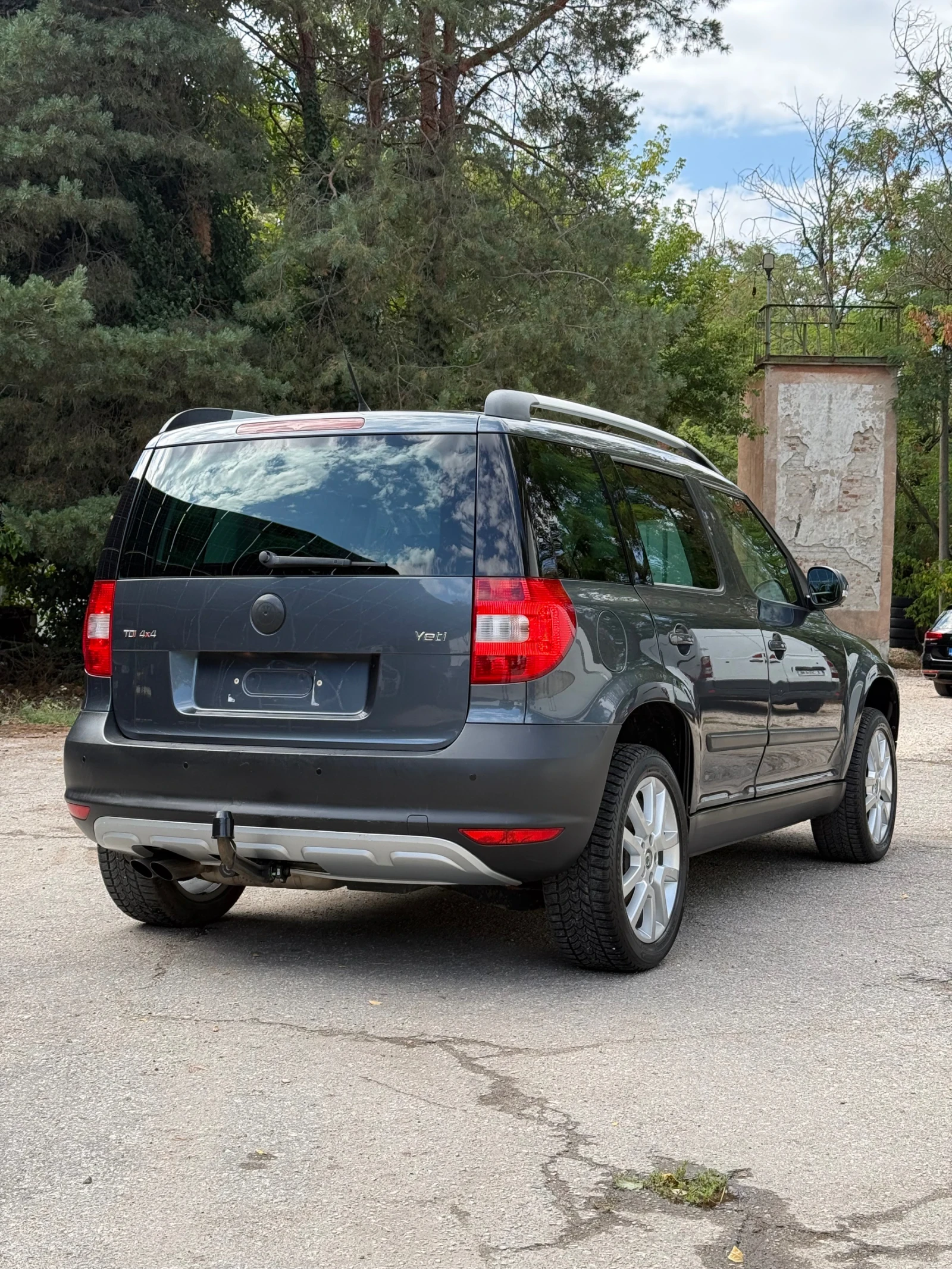 Skoda Yeti TDI 4x4, снимка 3 - Автомобили и джипове - 56124018