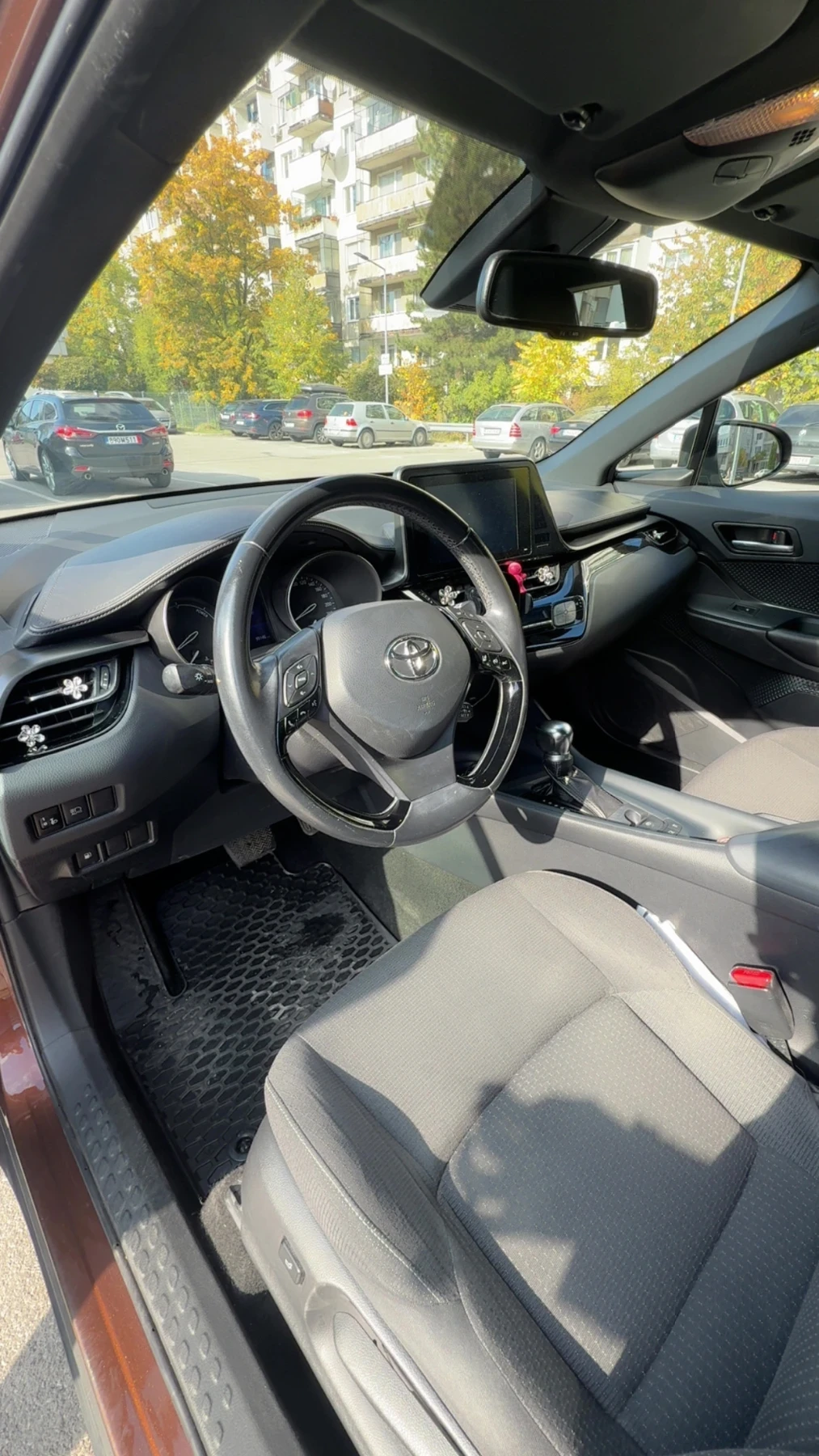 Toyota C-HR 1.8 Hybrid e-CVT. | Mobile.bg � ����������� 5