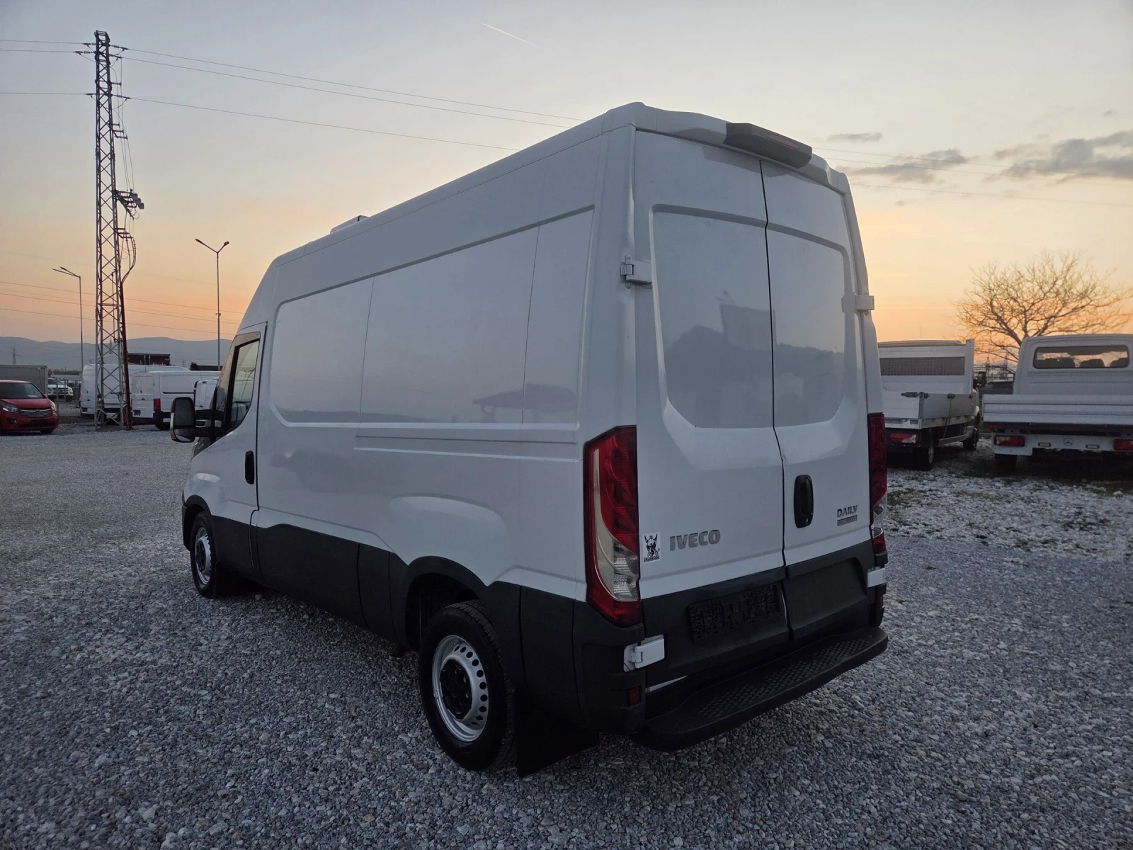 Iveco Daily 35s14, Хладилен, Евро 6, Автомат, снимка 3 - Бусове и автобуси - 53830334