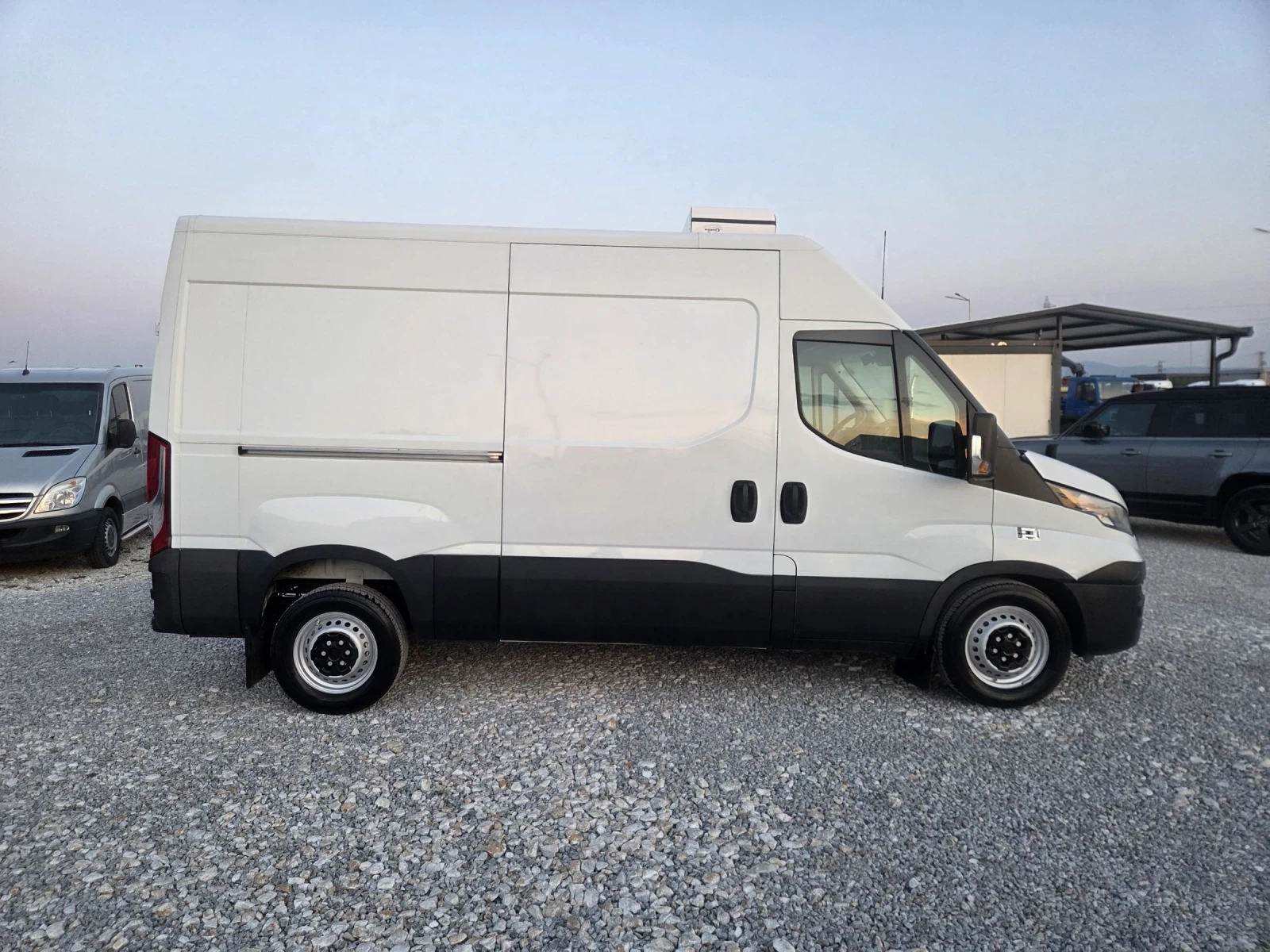 Iveco Daily 35s14, Хладилен, Евро 6, Автомат, снимка 6 - Бусове и автобуси - 53830334