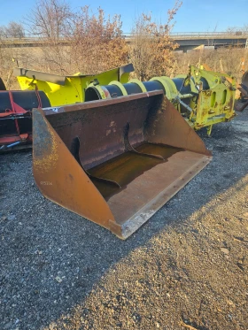 Телескопичен товарач JCB Кофи за телескоп 2.2куб.м., снимка 1