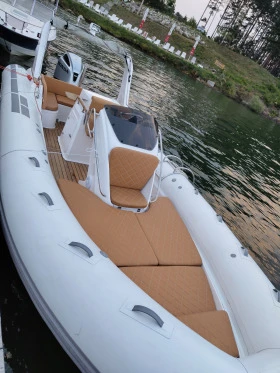 Надуваема лодка Highfield, снимка 1