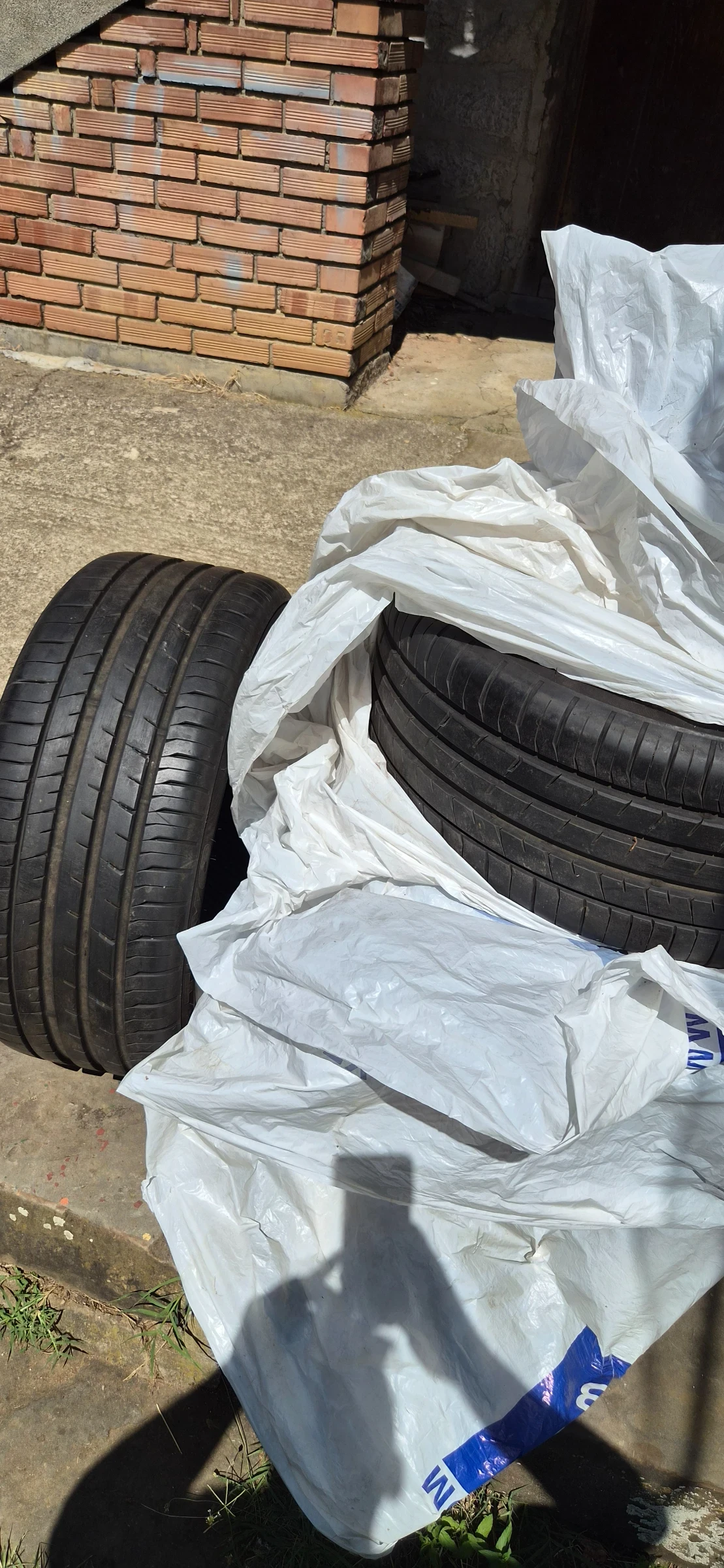 Гуми Летни 225/50R17, снимка 2 - Гуми и джанти - 55612314