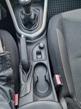 Peugeot 308 1.6 HDI Панорамен покрив, снимка 11