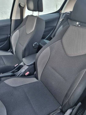 Peugeot 308 1.6 HDI Панорамен покрив, снимка 10