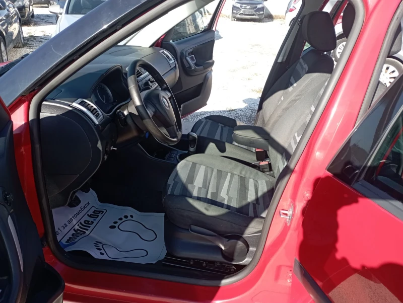 Skoda Roomster 1.4, ГАЗ, Италия , снимка 12 - Автомобили и джипове - 48628575