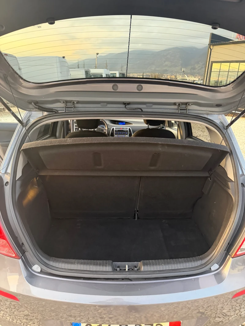 Hyundai I20 1.3 бензин/Автоматик, снимка 13 - Автомобили и джипове - 52713310