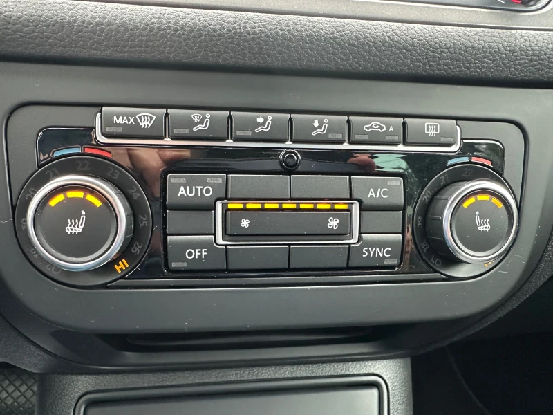 VW Golf Plus 1.2I* AUTOMAT* REALNI KM* UNIKAT* , снимка 11 - Автомобили и джипове - 53061367