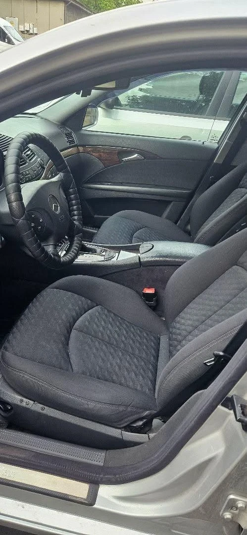 Mercedes-Benz E 270, снимка 2 - Автомобили и джипове - 54599359