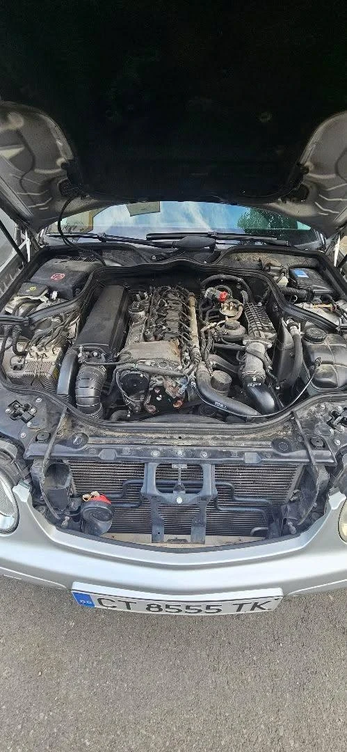 Mercedes-Benz E 270, снимка 7 - Автомобили и джипове - 54599359