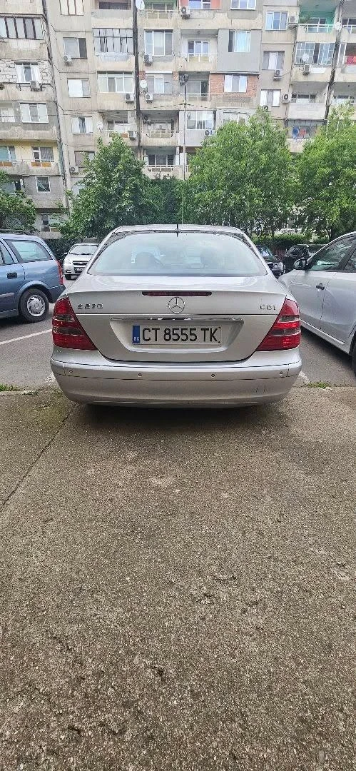 Mercedes-Benz E 270, снимка 3 - Автомобили и джипове - 54599359