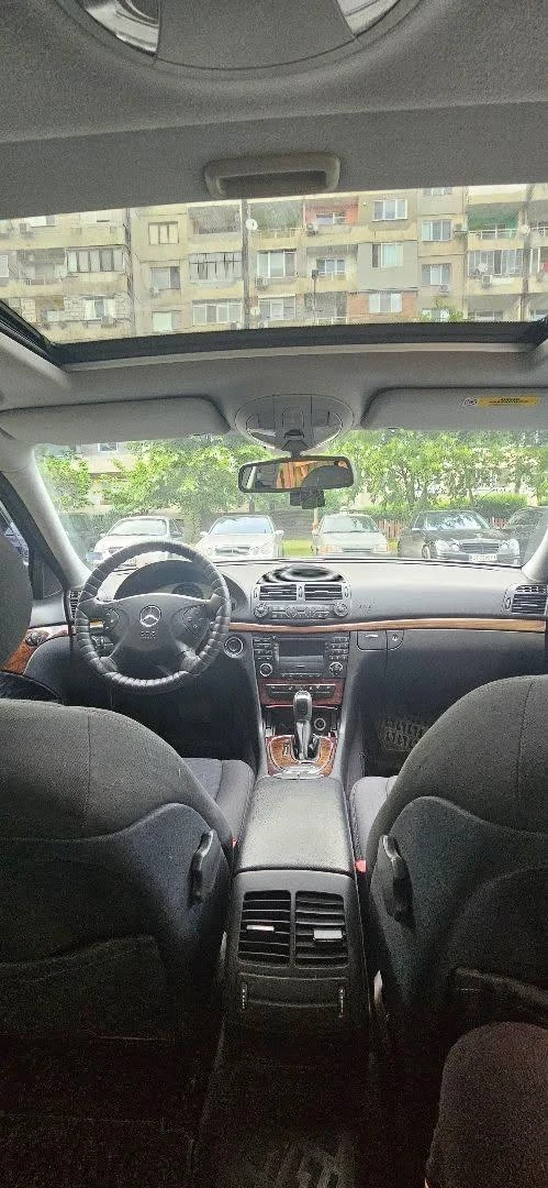 Mercedes-Benz E 270, снимка 5 - Автомобили и джипове - 54599359
