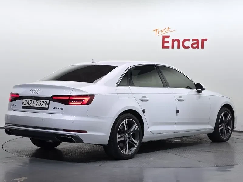Audi A4 40 Tfsi Premium, снимка 2 - Автомобили и джипове - 55389972