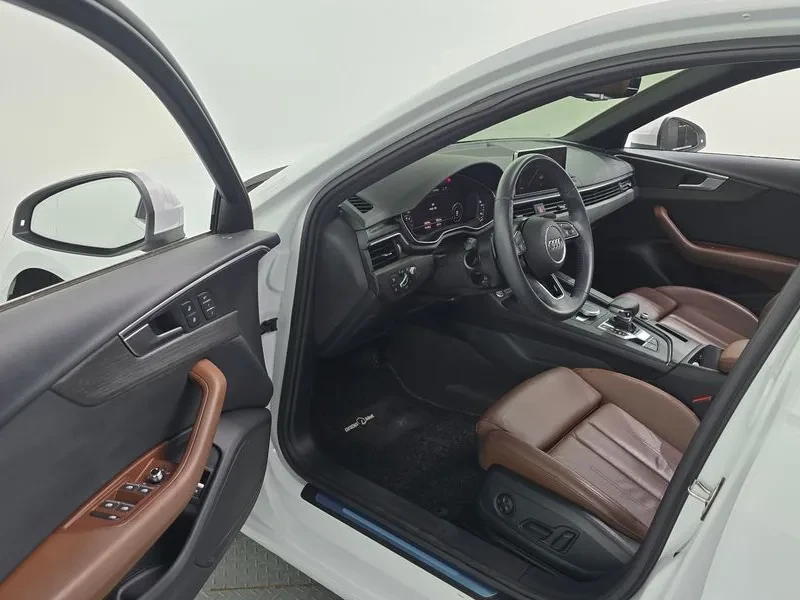 Audi A4 40 Tfsi Premium, снимка 10 - Автомобили и джипове - 55389972