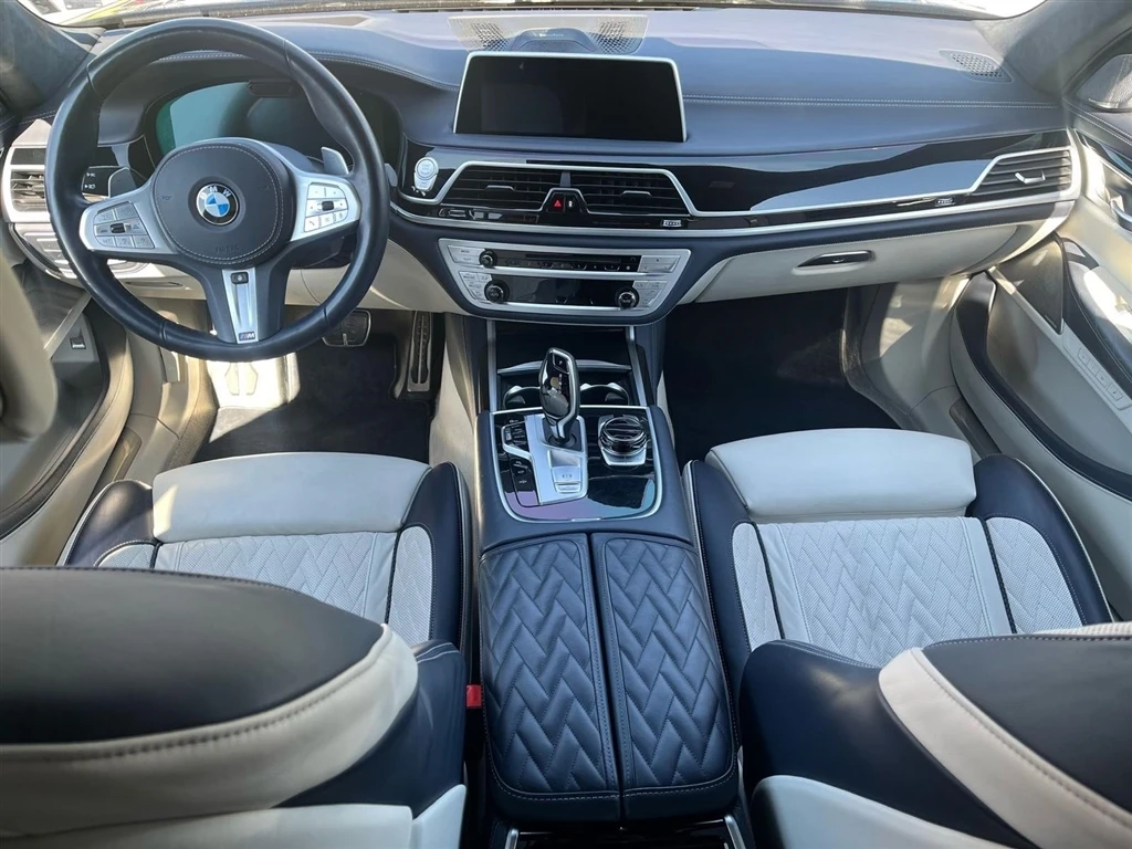 BMW 750 xDrive Sedan - изображение 7
