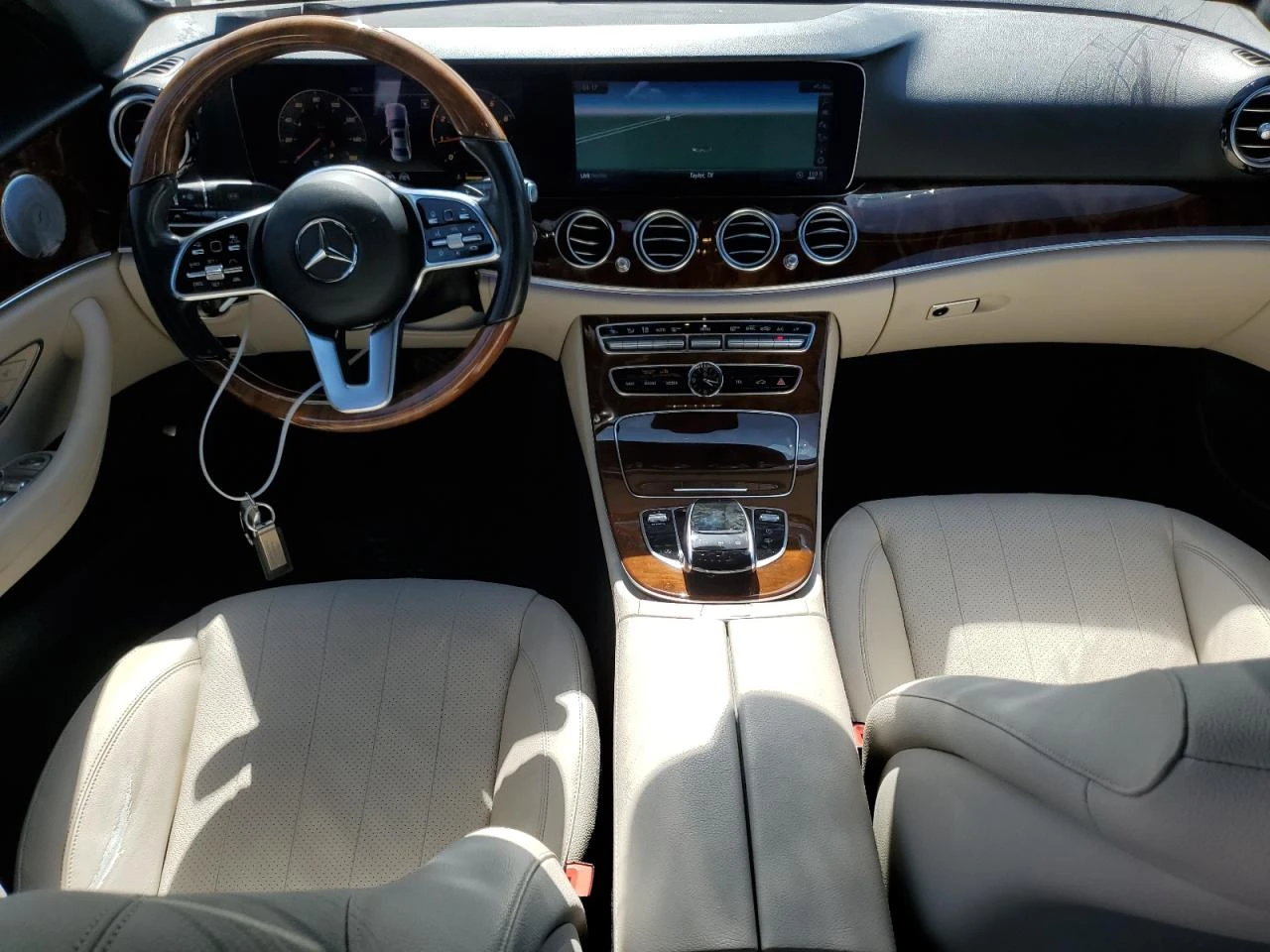 Mercedes-Benz E 350 4MATIC* Widescreen* Burmester* Подгрев*  - изображение 8