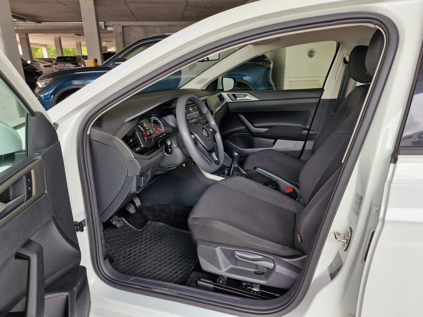 VW Polo Comfortline 1.0 EVO BMT - изображение 5
