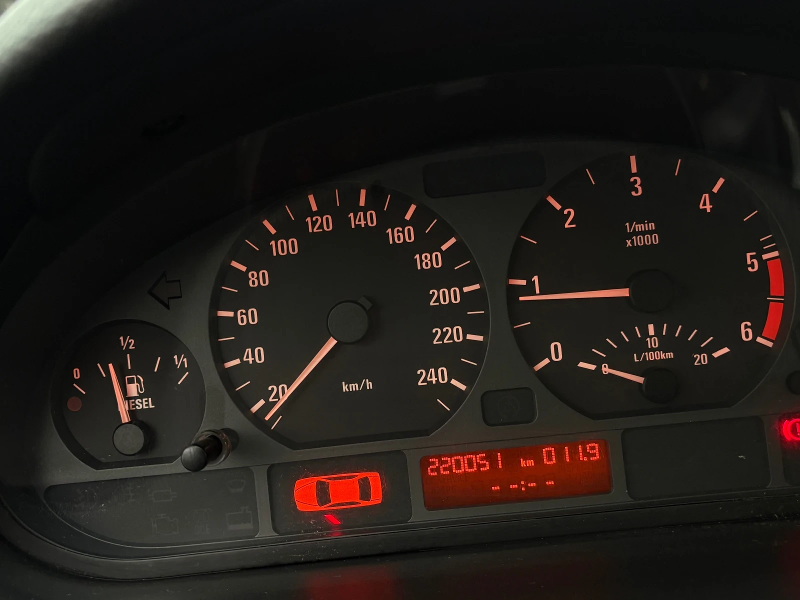 BMW 320, снимка 12 - Автомобили и джипове - 53813425