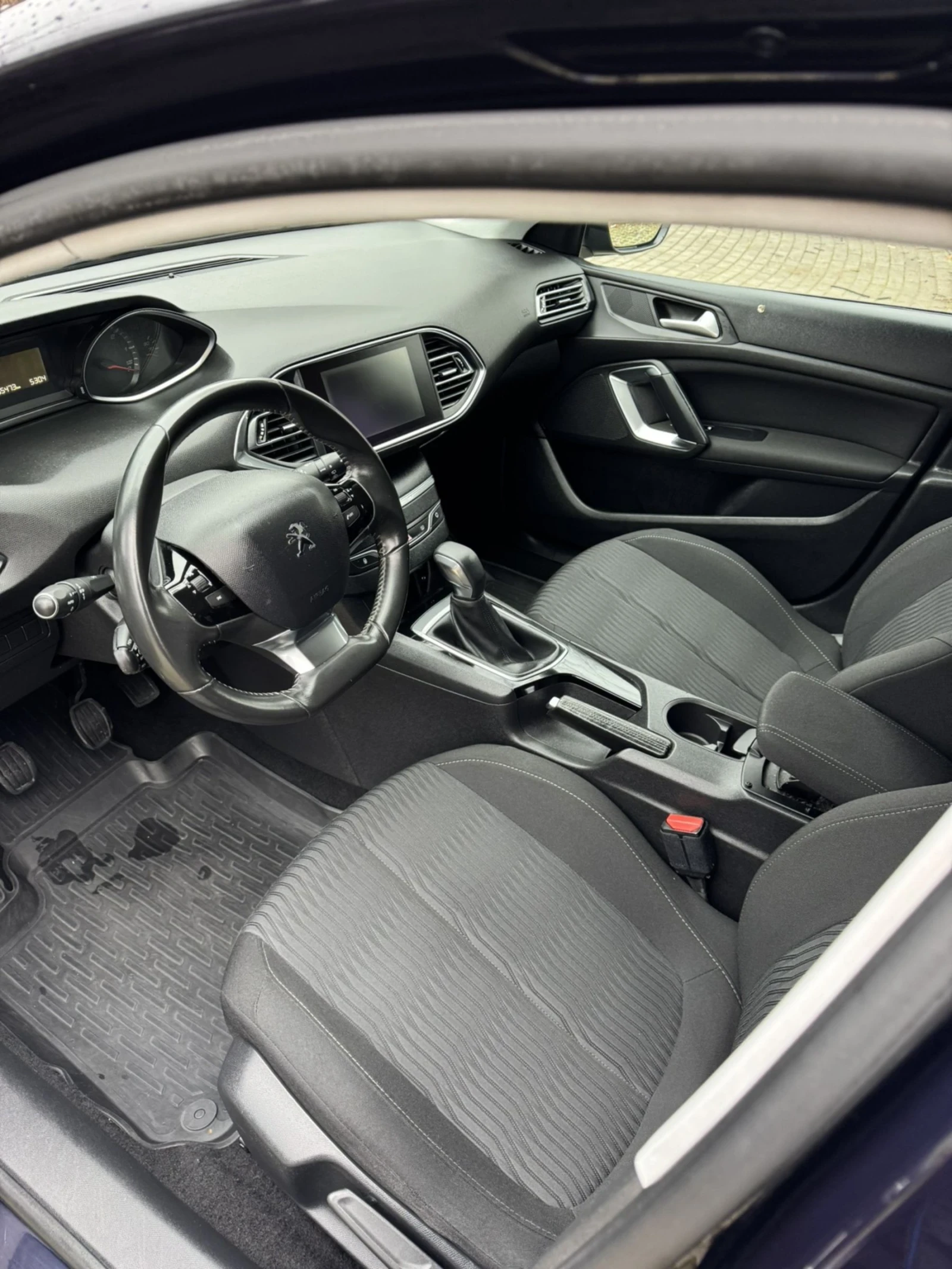 Peugeot 308 1.6 HDI 99кс Euro6, снимка 6 - Автомобили и джипове - 53959545