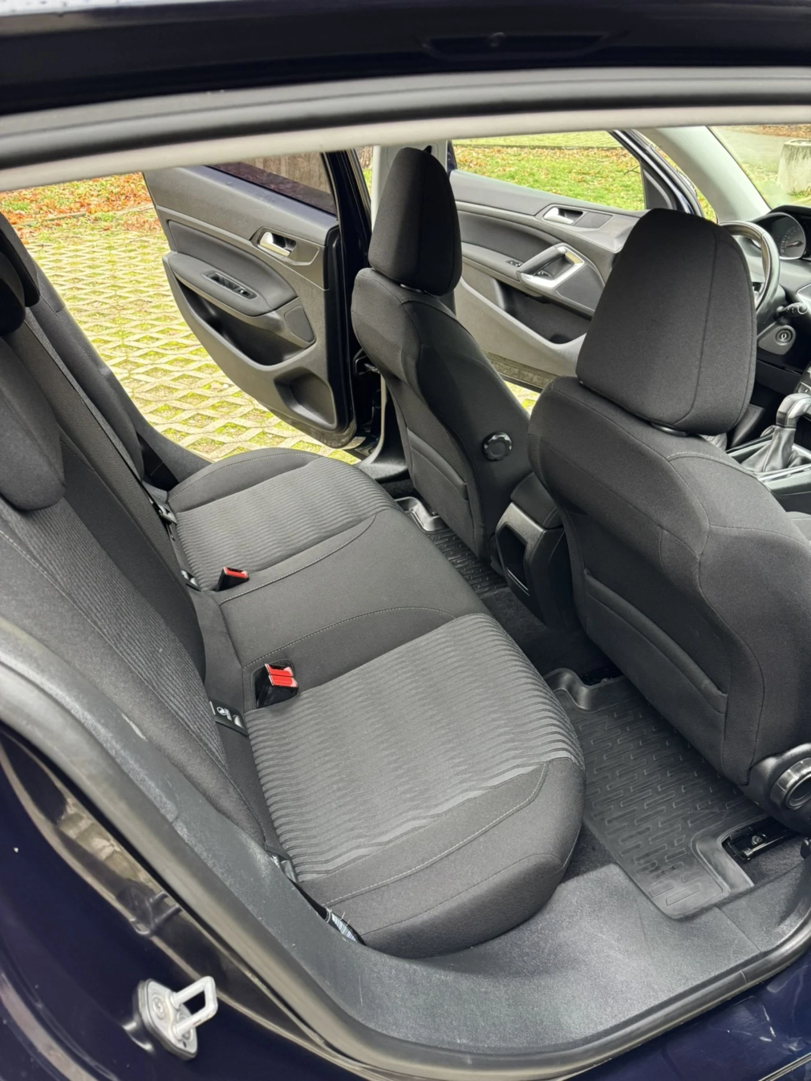 Peugeot 308 1.6 HDI 99кс Euro6, снимка 7 - Автомобили и джипове - 53959545