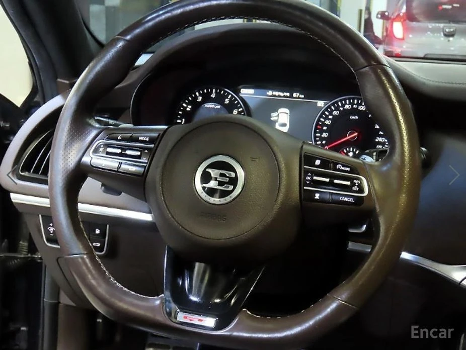 Kia Stinger, снимка 8 - Автомобили и джипове - 53967913