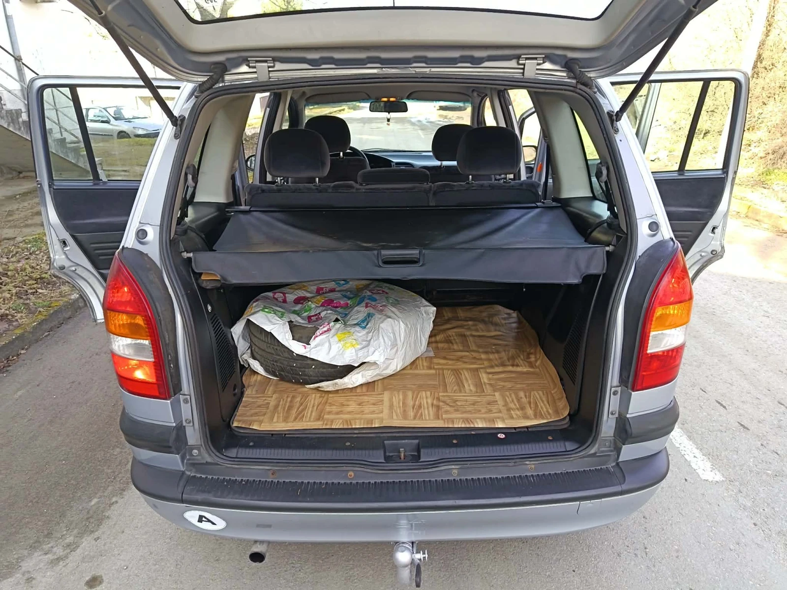 Opel Zafira 1.8 газ/бензин, снимка 16 - Автомобили и джипове - 54085628