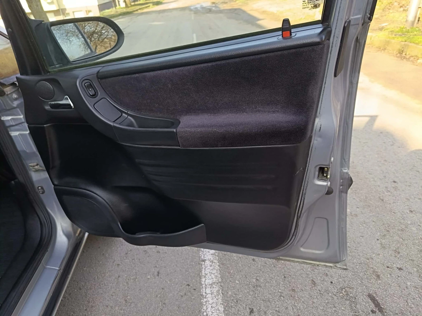 Opel Zafira 1.8 газ/бензин, снимка 9 - Автомобили и джипове - 54085628