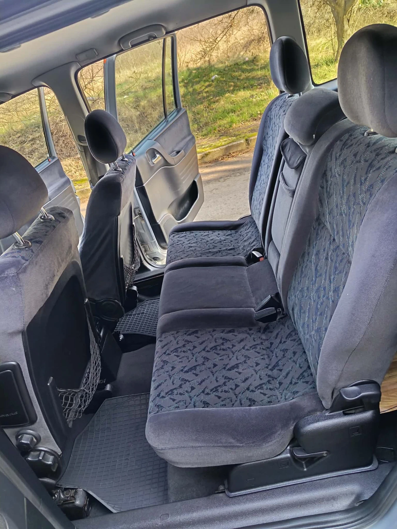 Opel Zafira 1.8 газ/бензин, снимка 12 - Автомобили и джипове - 54085628