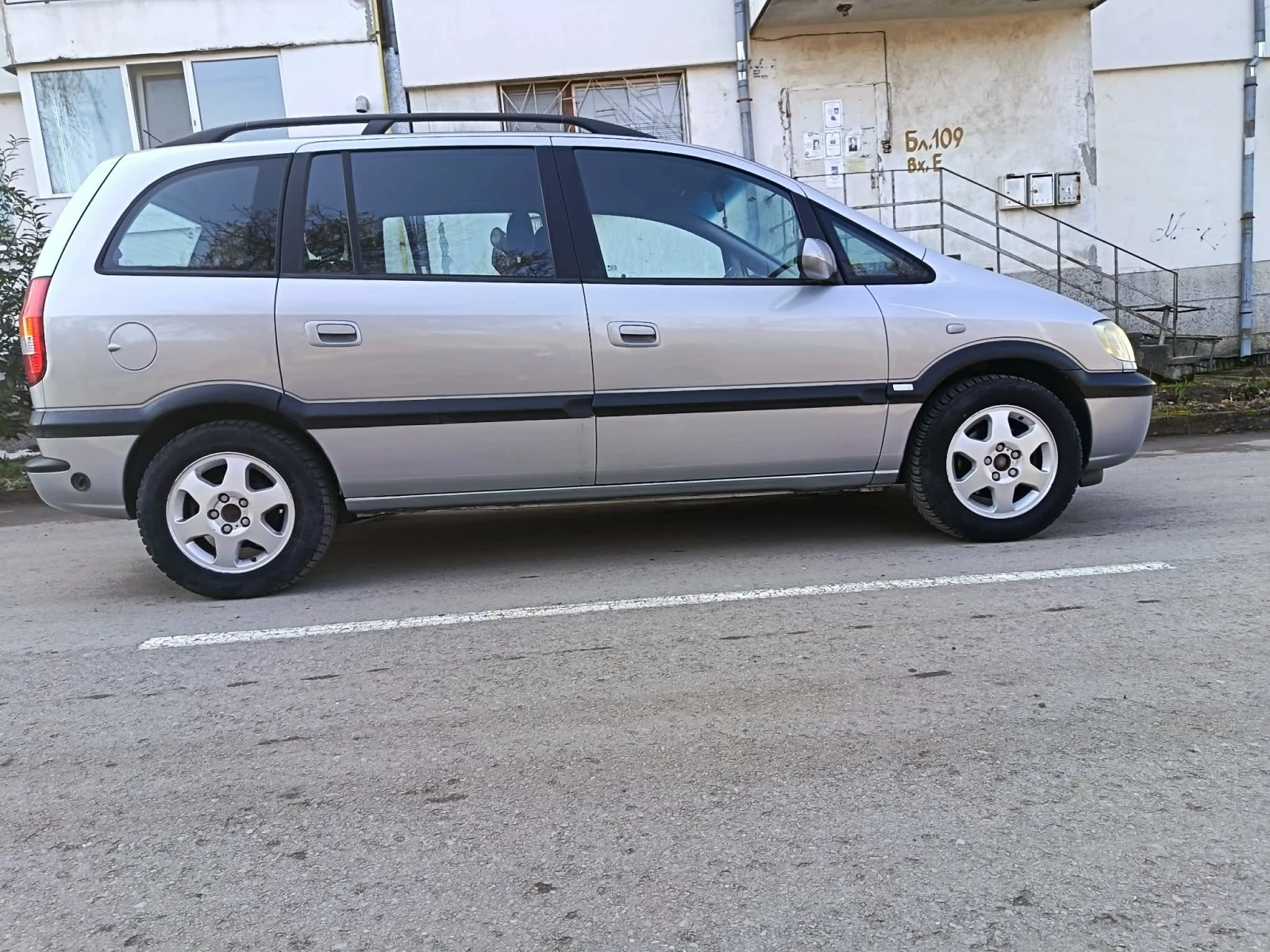 Opel Zafira 1.8 газ/бензин, снимка 6 - Автомобили и джипове - 54085628