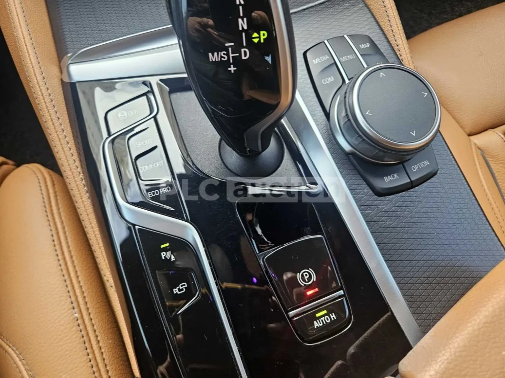 BMW 520 M SPORT, снимка 10 - Автомобили и джипове - 54220847